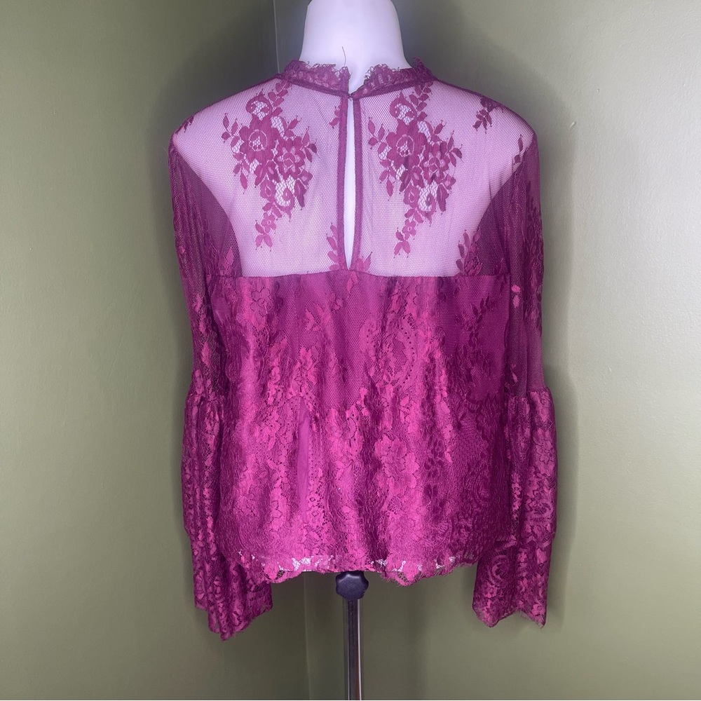 Cupcakes and cashmere Davey layered bell sleeve wine lace top M - Picture 4 of 15